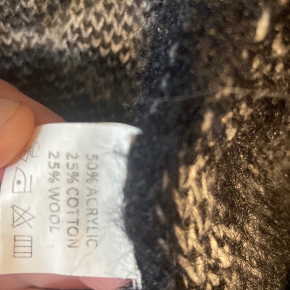 Simply Couture 2XL black and white with wooden buttons cardigan 💕 - Picture 3 of 8